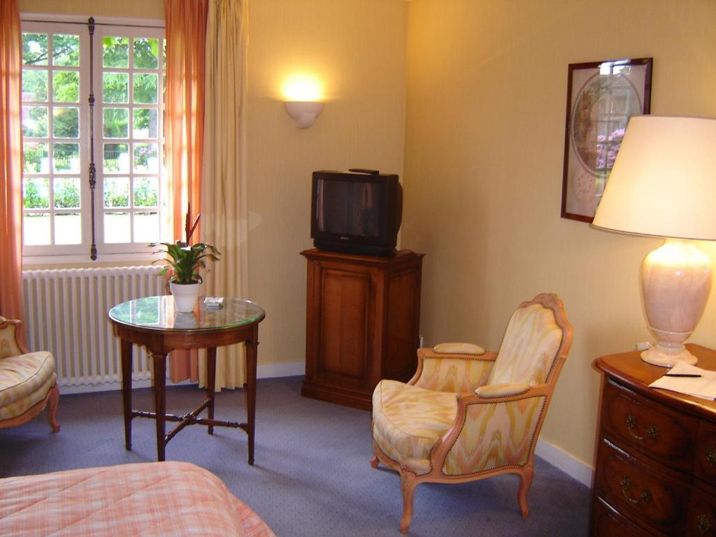 Auberge Des Templiers Boismorand 客房 照片
