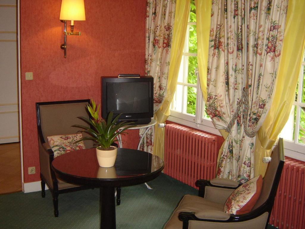 Auberge Des Templiers Boismorand 客房 照片